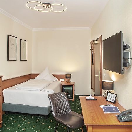 Hotel-Gasthof Hoettl ديغندورف المظهر الخارجي الصورة