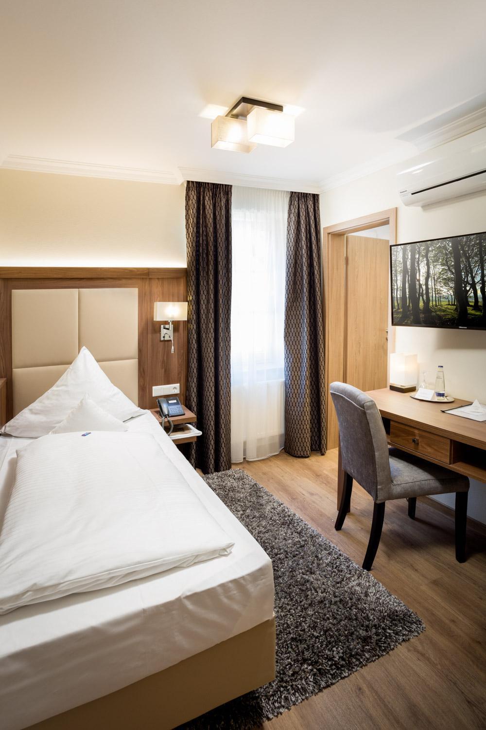 Hotel-Gasthof Hoettl ديغندورف المظهر الخارجي الصورة